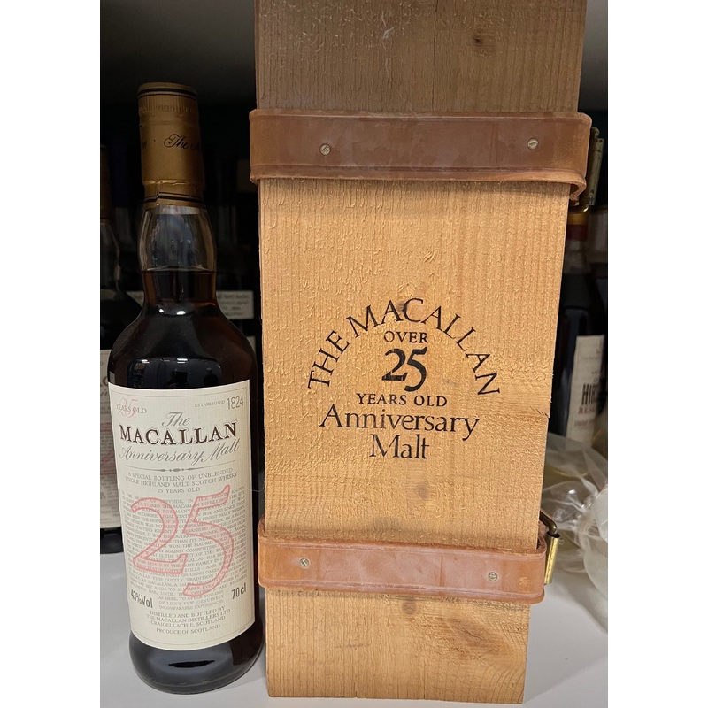 The Macallan Over 25 Years Old Anniversary Malt 700ml