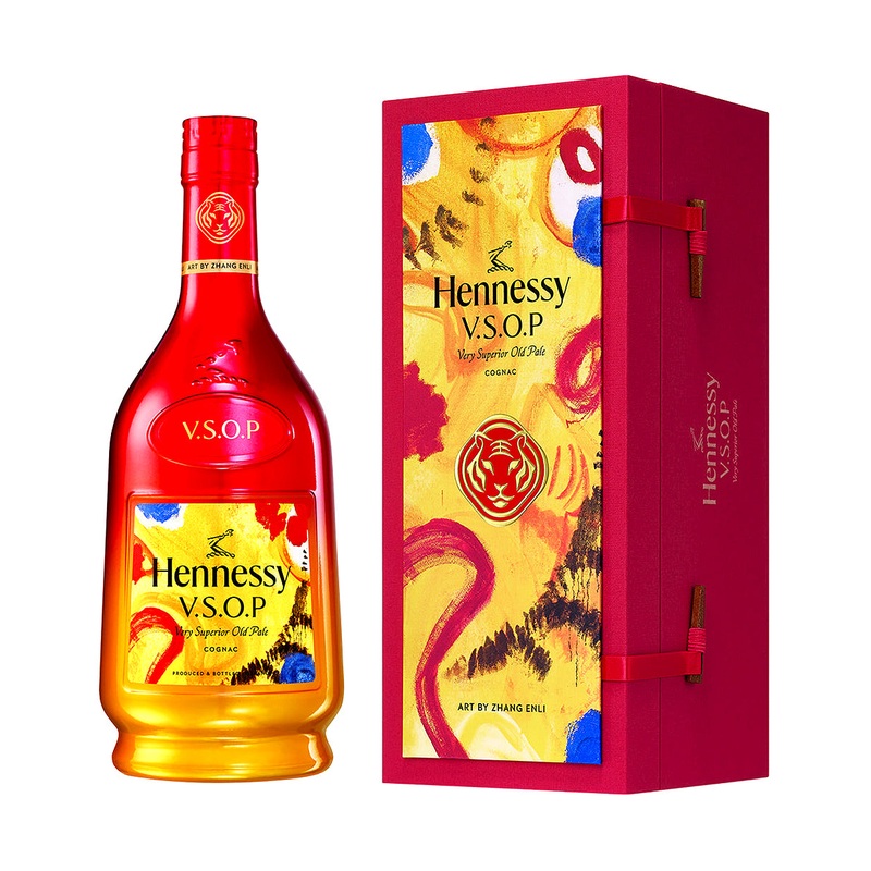 Hennessy V.S.O.P 2022 Lunar New Year Limited Edition Box by Zhang Enli