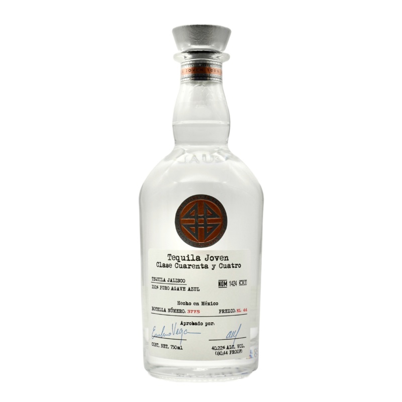 Clase Cuarenta Y Cuatro Joven 750ml