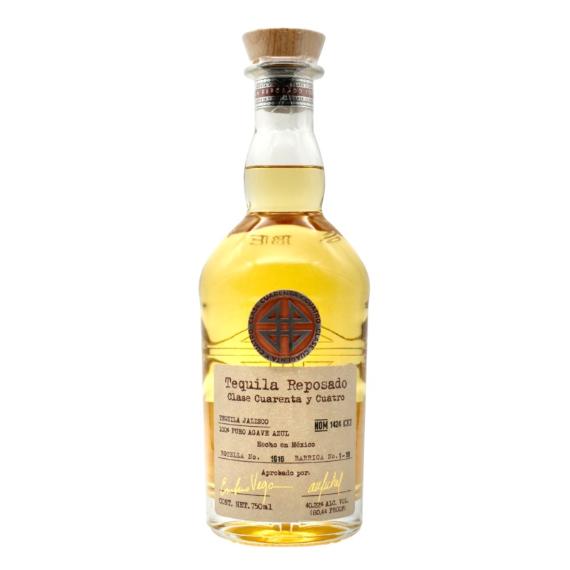 Clase Cuarenta Y Cuatro Reposado 750ml