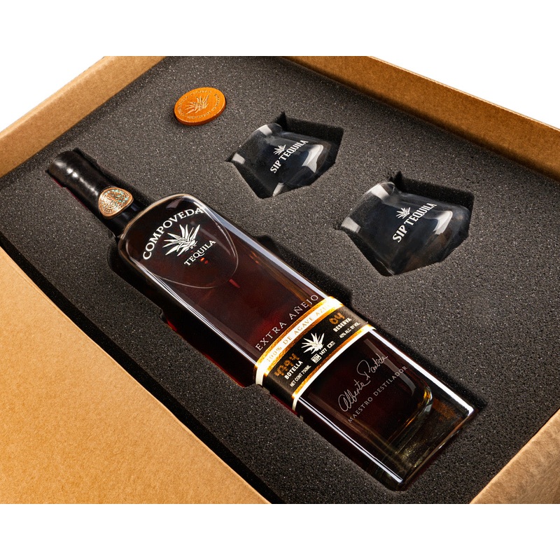 Compoveda Extra Aejo 750ml w/Tasting Glasses