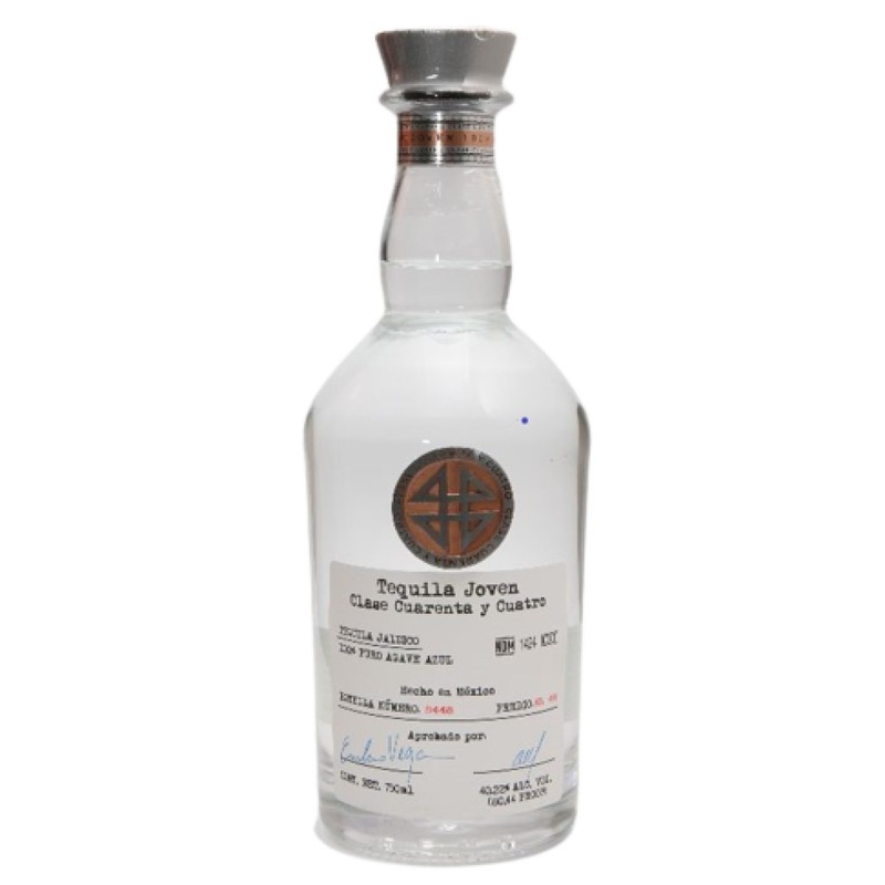 Clase Cuarenta y Cuatro Tequila Joven 750ML